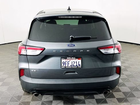Used 2022 Ford Escape SE w/ SE Sport Appearance Package FWD image 6
