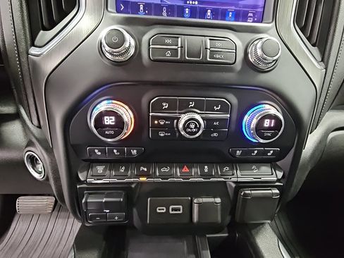 Used 2020 GMC Sierra 2500 Denali w/ Denali Ultimate Package image 22