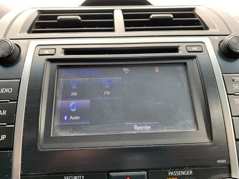 Used 2014 Toyota Camry SE FWD image 19