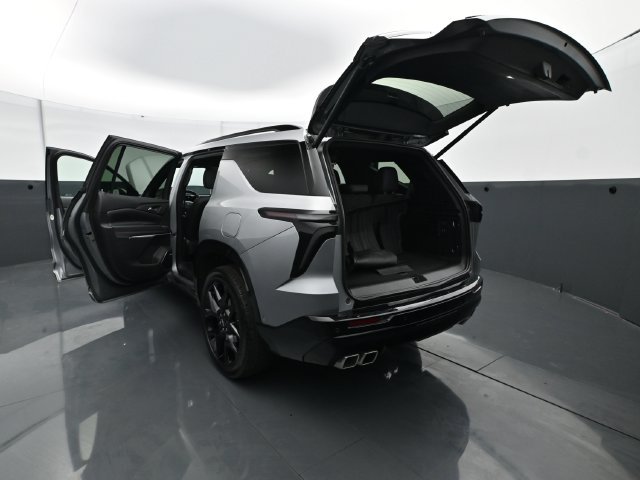 Used 2025 Chevrolet Traverse RS AWD/4WD image 33
