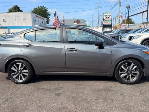 Used 2025 Nissan Versa SV FWD image 11