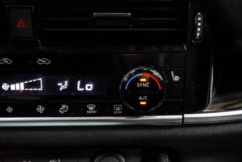 Used 2023 Nissan Rogue SL w/ SL Premium Package AWD/4WD image 32