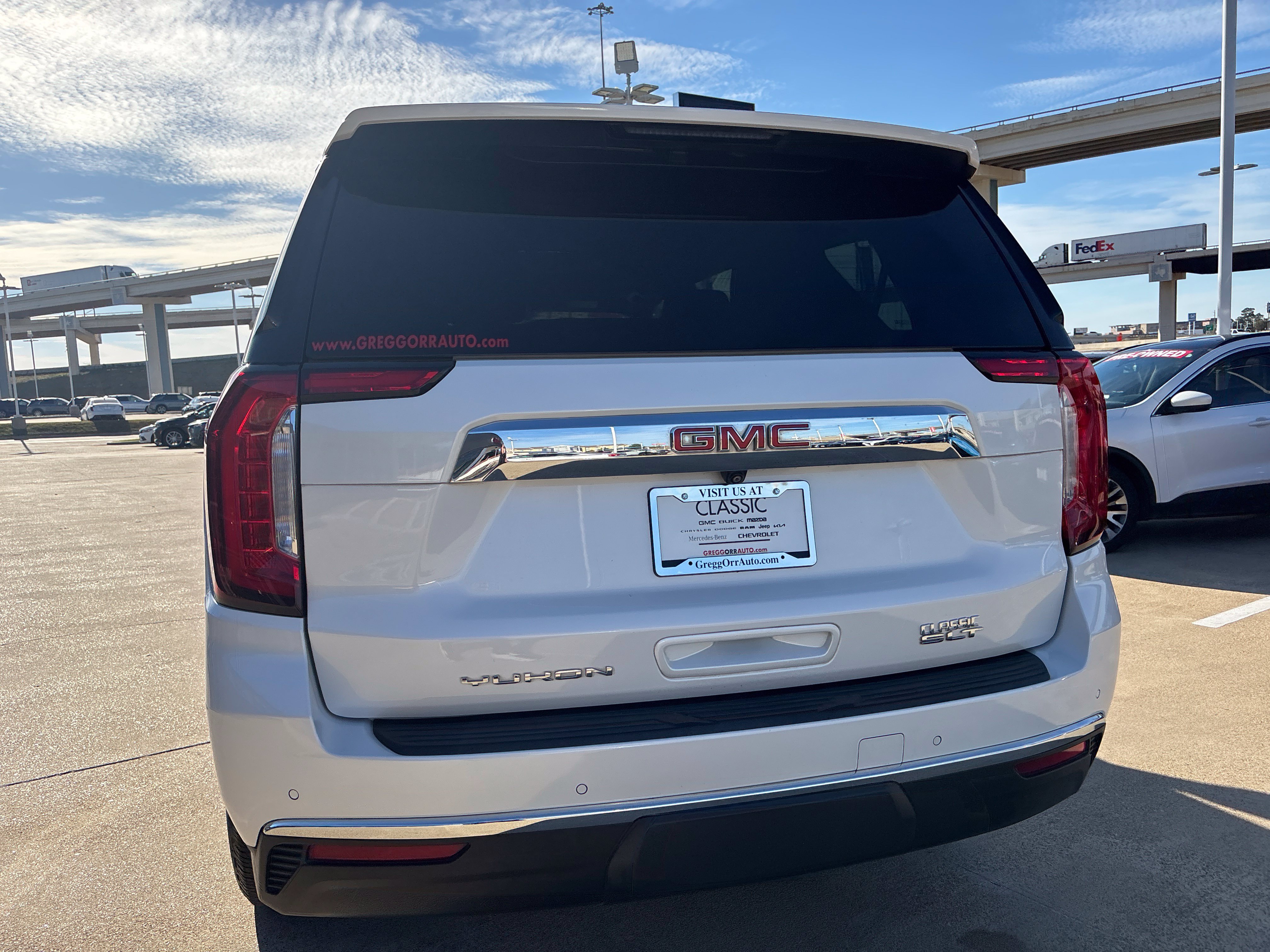 Used 2022 GMC Yukon SLT w/ SLT Luxury Package AWD/4WD image 8