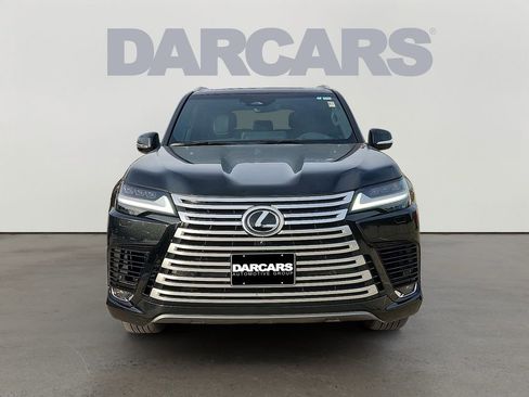 Used 2025 Lexus LX 600 4WD w/ Luxury Package image 2