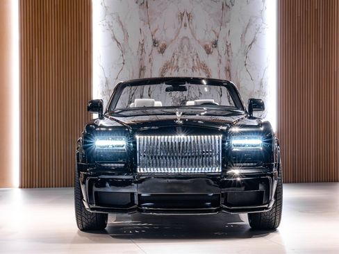 Used 2015 Rolls-Royce Phantom Drophead Coupe image 4