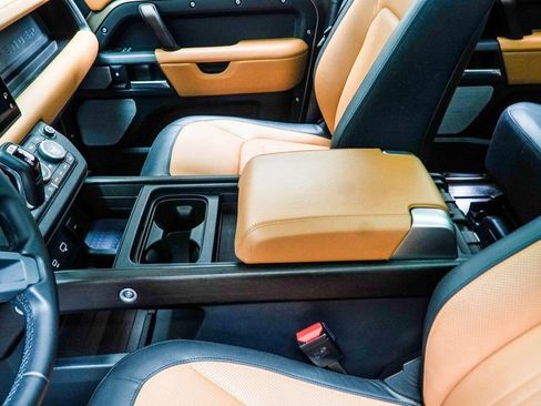 Used 2024 Land Rover Defender 130 X image 19