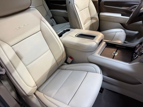 Used 2021 GMC Yukon Denali w/ Denali Premium Package image 52