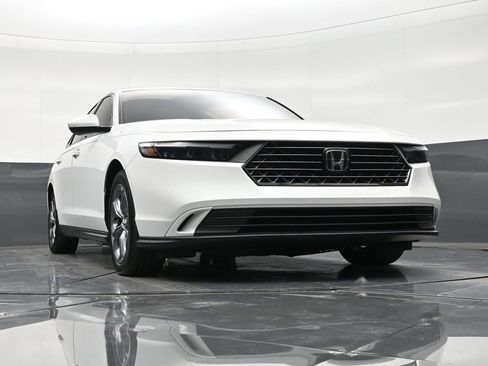 Used 2024 Honda Accord EX image 27