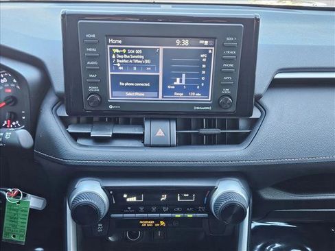 Used 2021 Toyota RAV4 LE image 13