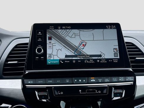 Used 2025 Honda Odyssey Touring image 13