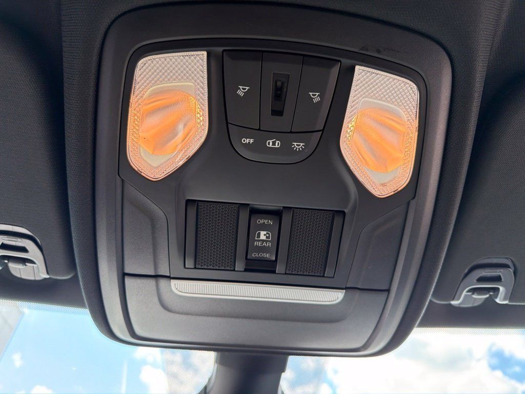Used 2021 RAM 1500 Big Horn AWD/4WD image 35