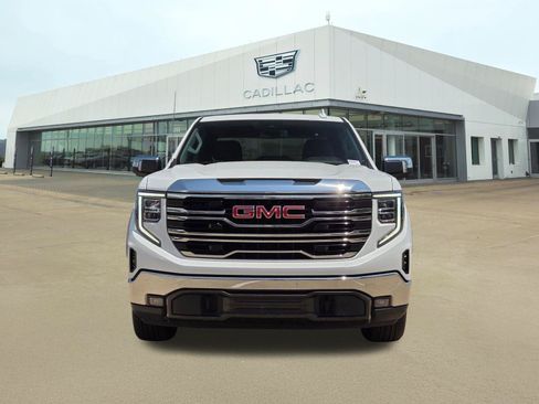 Used 2025 GMC Sierra 1500 SLT AWD/4WD image 2