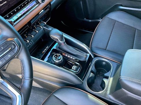 Used 2023 GMC Canyon AT4 w/ AT4 Premium Package image 15