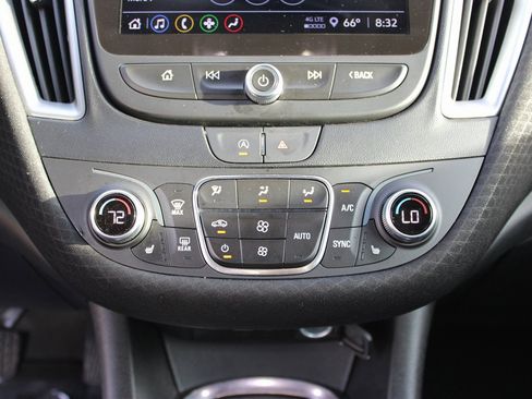 Used 2023 Chevrolet Malibu LT FWD image 23