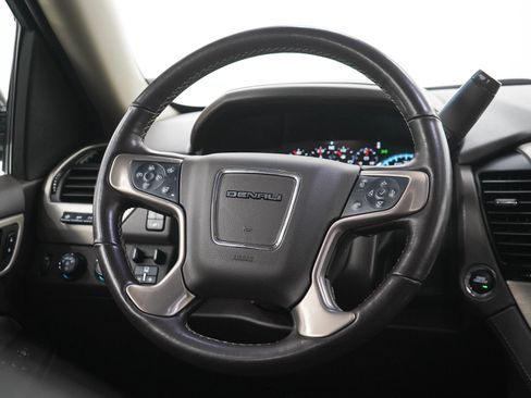 Used 2019 GMC Yukon XL Denali w/ Denali Ultimate Package AWD/4WD image 20
