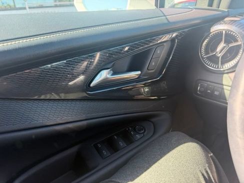 Used 2024 Chevrolet Blazer EV LT AWD/4WD image 12