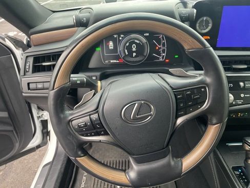 Used 2023 Lexus ES 300h w/ Luxury Package image 10