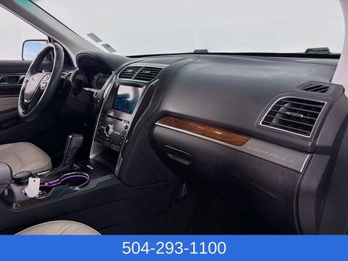 Used 2017 Ford Explorer Platinum image 31