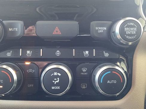 Used 2022 RAM 1500 Laramie AWD/4WD image 34