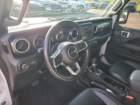 Used 2021 Jeep Wrangler Unlimited Sahara image 17