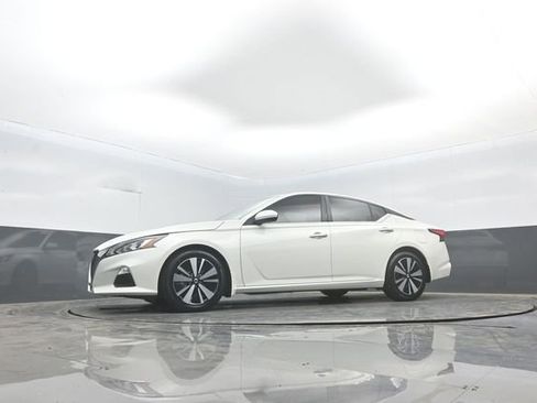 Used 2022 Nissan Altima 2.5 SV FWD image 25