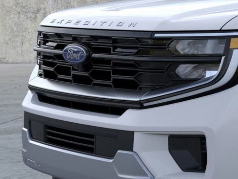 New 2026 Ford Expedition Platinum image 17