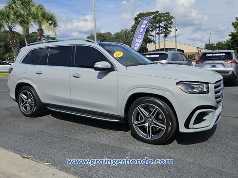 Used 2024 Mercedes-Benz GLS 450 4MATIC image 7