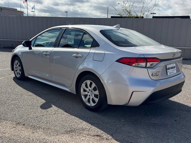 Used 2026 Toyota Corolla LE FWD image 4