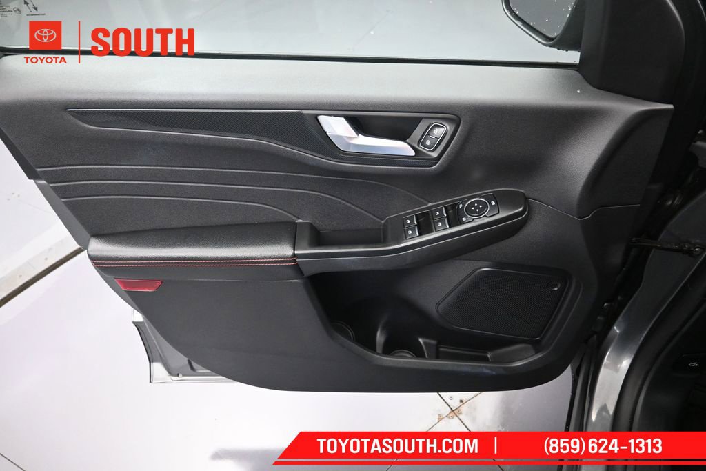 Used 2025 Ford Escape ST-Line AWD/4WD image 24