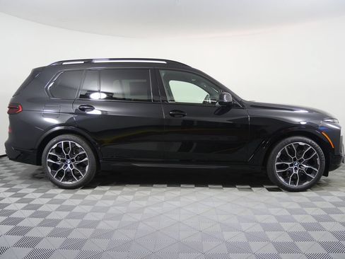 Used 2027 BMW X7 xDrive40i w/ M Sport Package AWD/4WD image 2