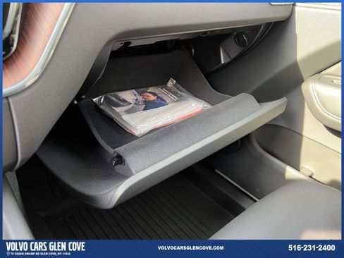 Certified 2023 Volvo XC60 T8 Plus w/ Protection Package Premier image 33