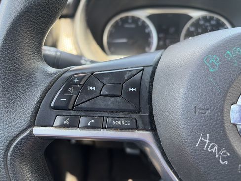 Used 2020 Nissan Kicks S image 20