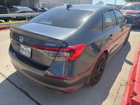 Used 2024 Honda Civic Sport image 5