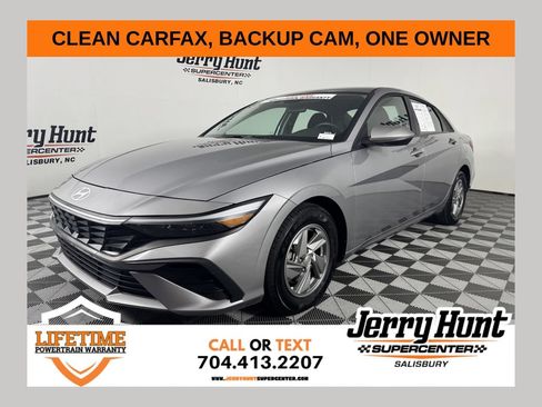 Used 2025 Hyundai Elantra SE FWD image 1