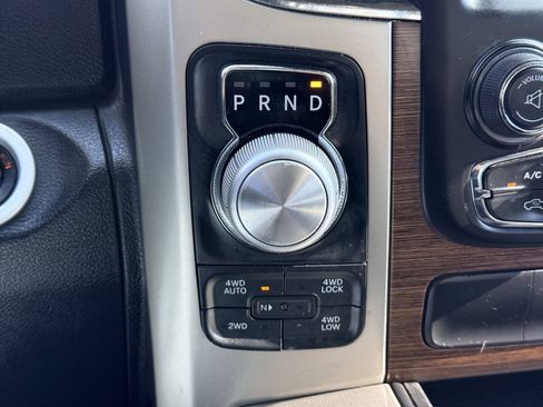 Used 2015 RAM 1500 Laramie w/ Convenience Group AWD/4WD image 22