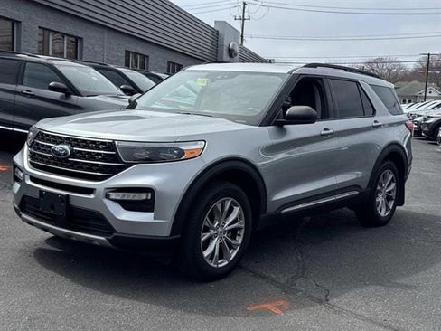Used 2023 Ford Explorer XLT w/ Equipment Group 202A image 1