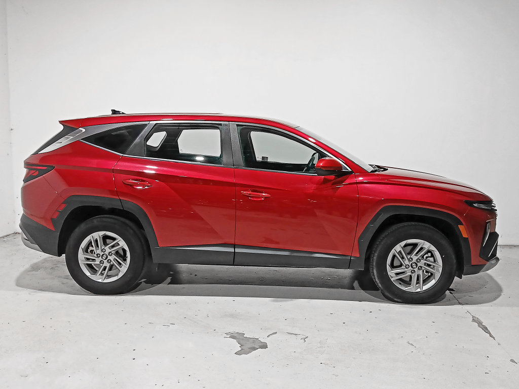 Used 2025 Hyundai Tucson SE AWD/4WD image 7