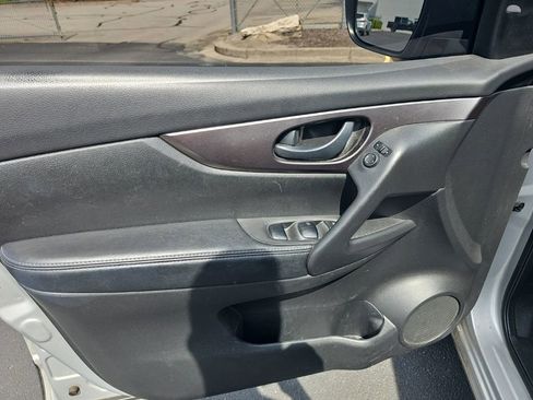 Used 2020 Nissan Rogue Sport S FWD image 10