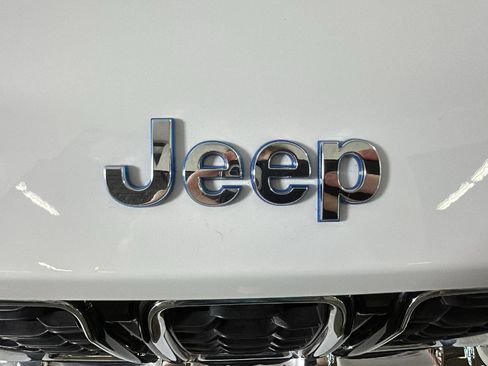 Used 2024 Jeep Grand Cherokee Limited 4xe AWD/4WD image 9