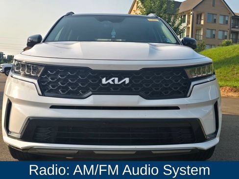 Used 2022 Kia Sorento S w/ Panoramic Sunroof Package FWD image 4