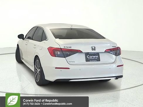 Used 2024 Honda Civic Touring image 4