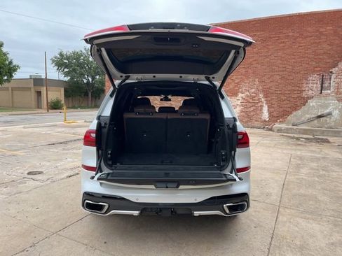 Used 2022 BMW X7 xDrive40i w/ M Sport Package AWD/4WD image 16