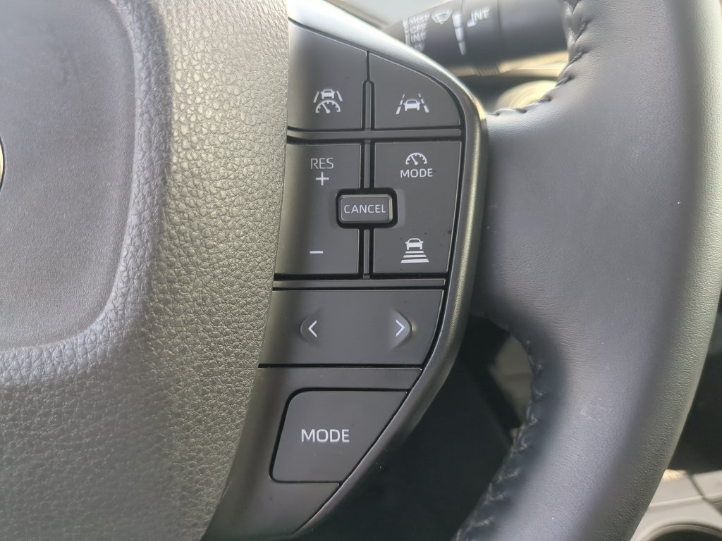 Used 2025 Toyota Prius LE FWD image 26