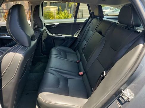 Used 2018 Volvo V60 T5 Dynamic w/ Vision Package FWD image 18