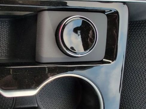 New 2026 Chevrolet Equinox LT w/ Safety and Technology Package FWD image 23