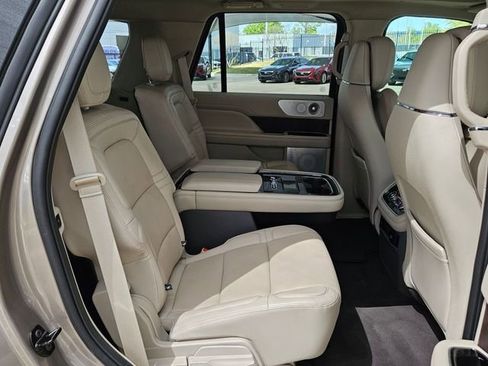 Used 2020 Lincoln Navigator Reserve w/ Luxury Package image 24