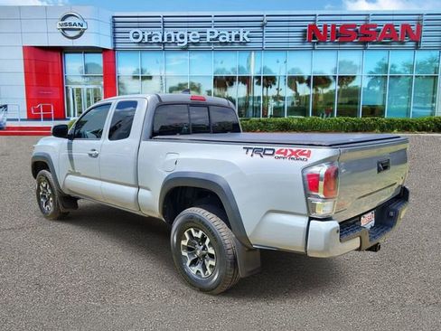 Used 2020 Toyota Tacoma TRD Off-Road w/ TRD Premium Off Road Package AWD/4WD image 3