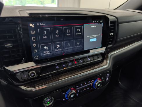 Used 2024 GMC Sierra 1500 Elevation w/ X31 Off-Road Package AWD/4WD image 11