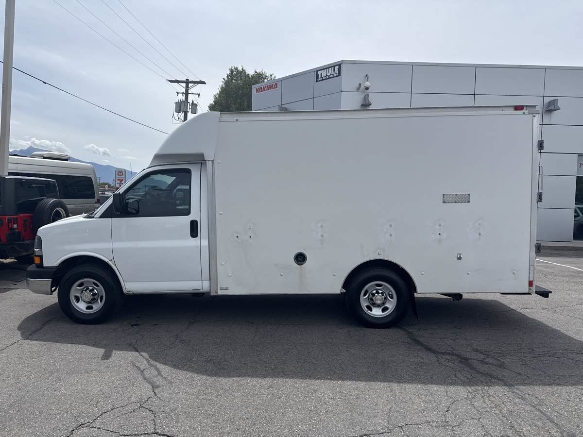 Used 2013 Chevrolet Express 3500 w/ Chrome Appearance Package RWD image 9