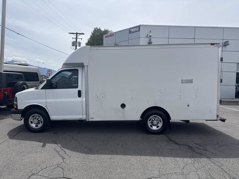 Used 2013 Chevrolet Express 3500 w/ Chrome Appearance Package RWD image 9